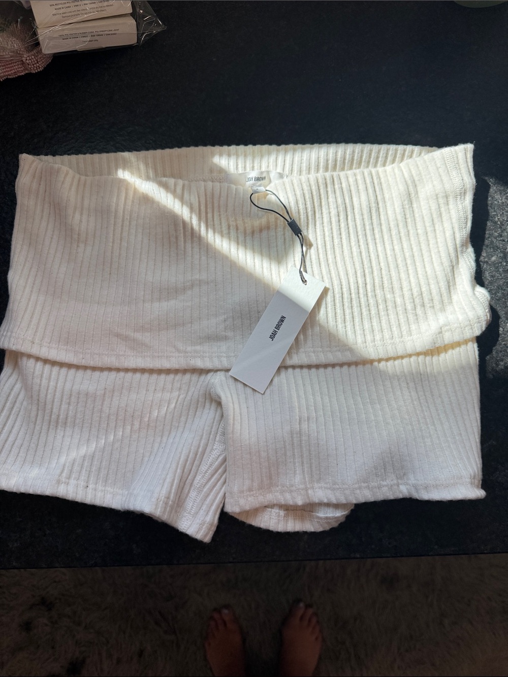 92. Joah Brown Ribbed Fold-Over Waist Athletic Shorts - White - Picture 3 of 3